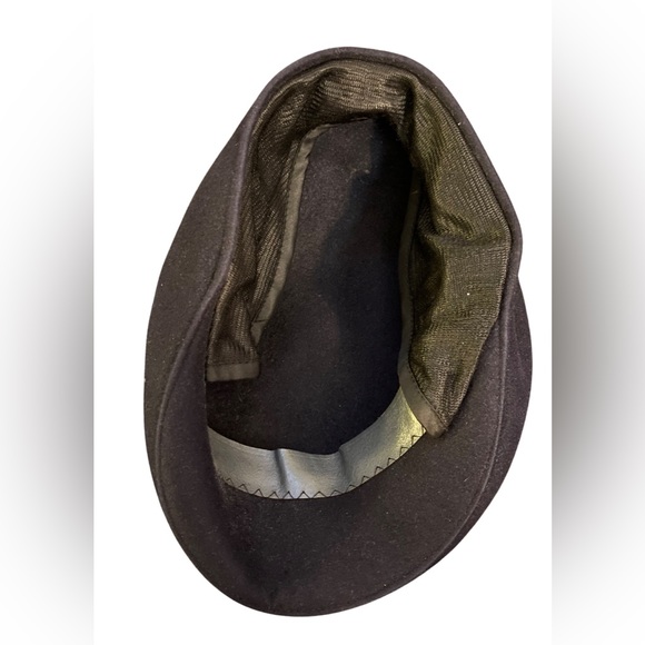 Men’s Black Hat - Picture 3 of 3